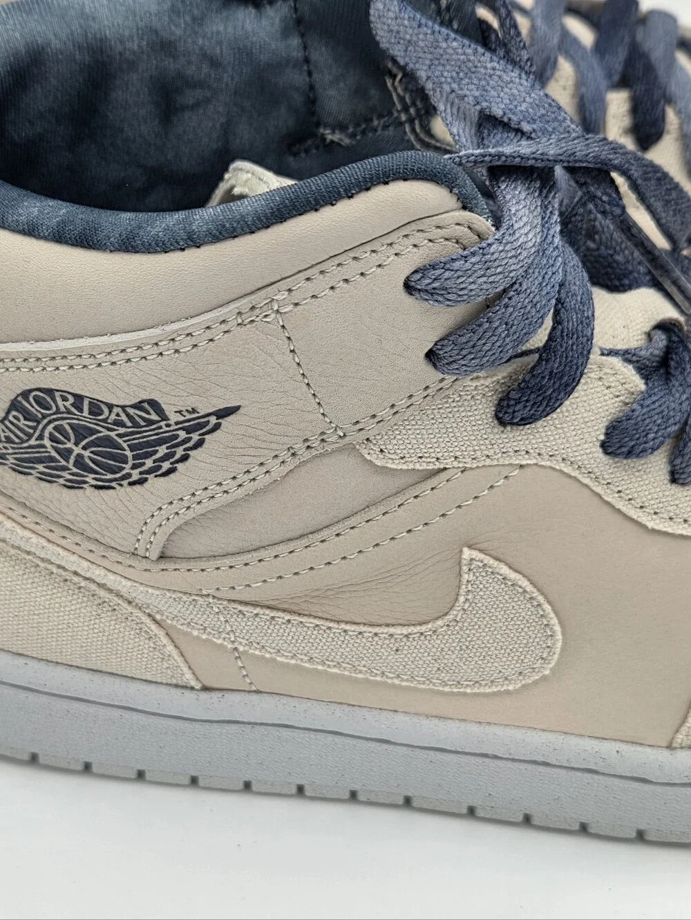 Nike Women's High-Top Sneakers in Beige and Navy